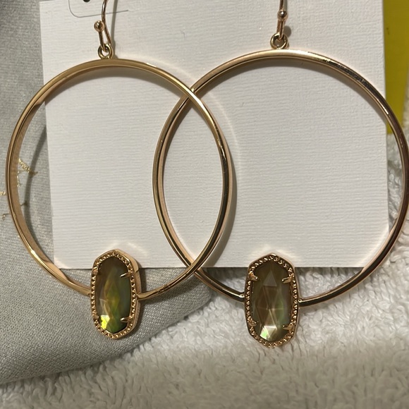 KENDRA SCOTT HOOP EARRINGS - Picture 3 of 3